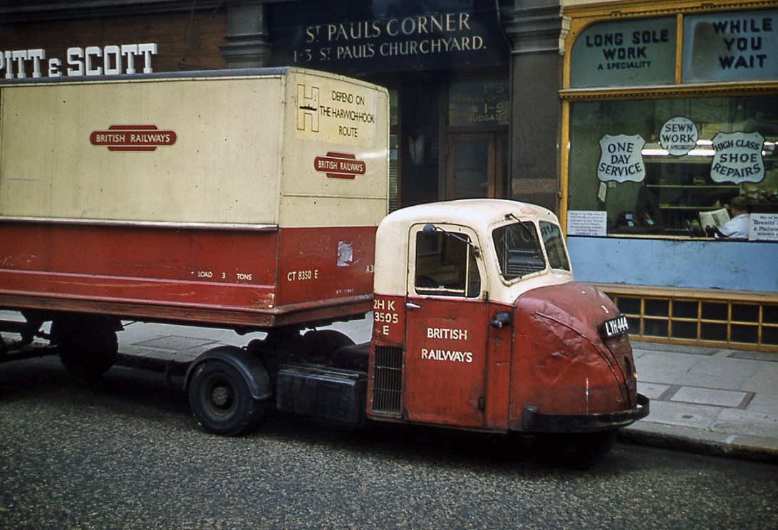 En klassisk lastbil från British Railways som illustrerar den långa historien av varutransporter mellan Storbritannien och kontinentala Europa.